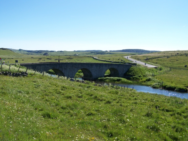 Pont sur le Bes - Marchastel