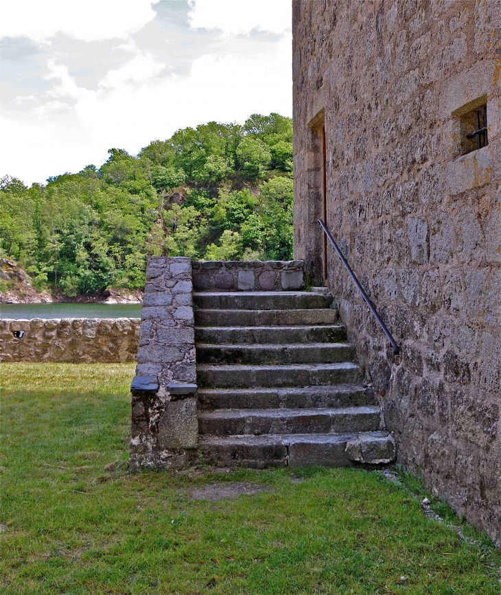 Le château de Castanet - Pourcharesses