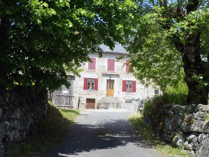 Maison du village - Prinsuéjols
