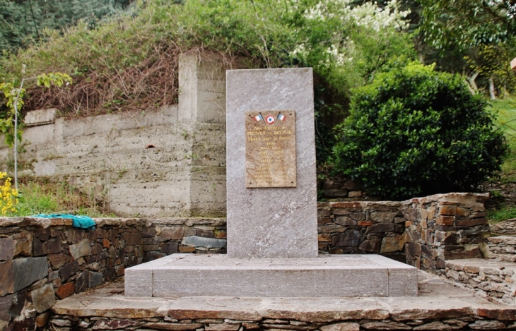 Monument-aux-Morts - Prunet-et-Belpuig
