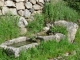 une ancienne fontaine cami font del salze (chemin de la fontaine du saule)