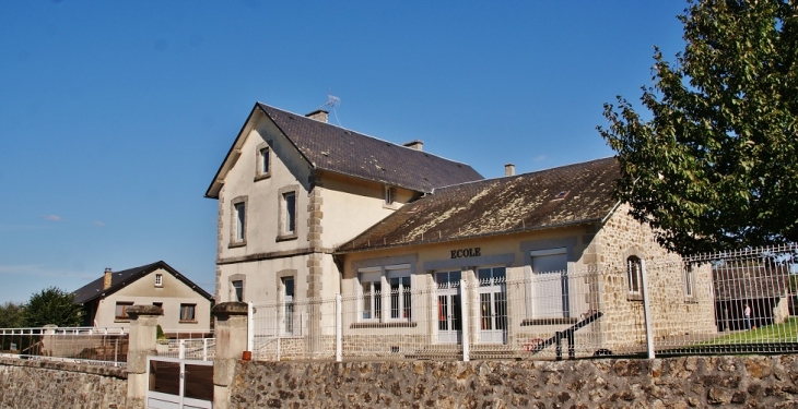 La Mairie et l'école - Albussac