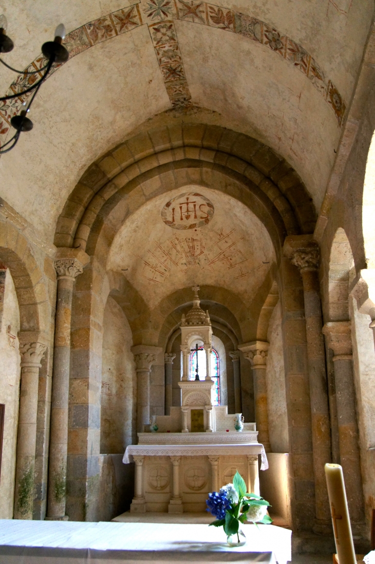 Voute d'abside en cul de four. Eglise Saint-Julien-de-Brioude. - Concèze