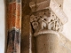 Chapiteau sur colonne. Eglise Saint-Julien-de Brioude.