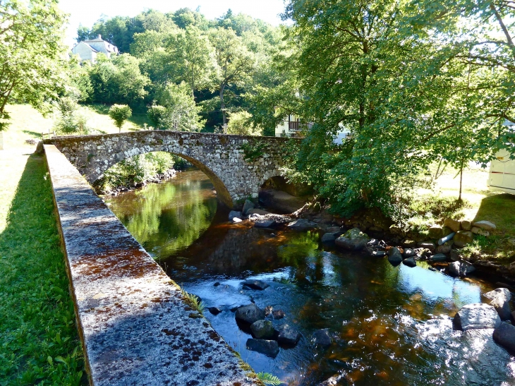 La Correze au Pont du Salut du XVIIIe siècle. - Corrèze