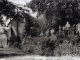 L'église et le cimetière, vers 1910 (carte postale ancienne).