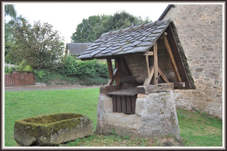 Le puits du chateau - La Chapelle-Saint-Géraud