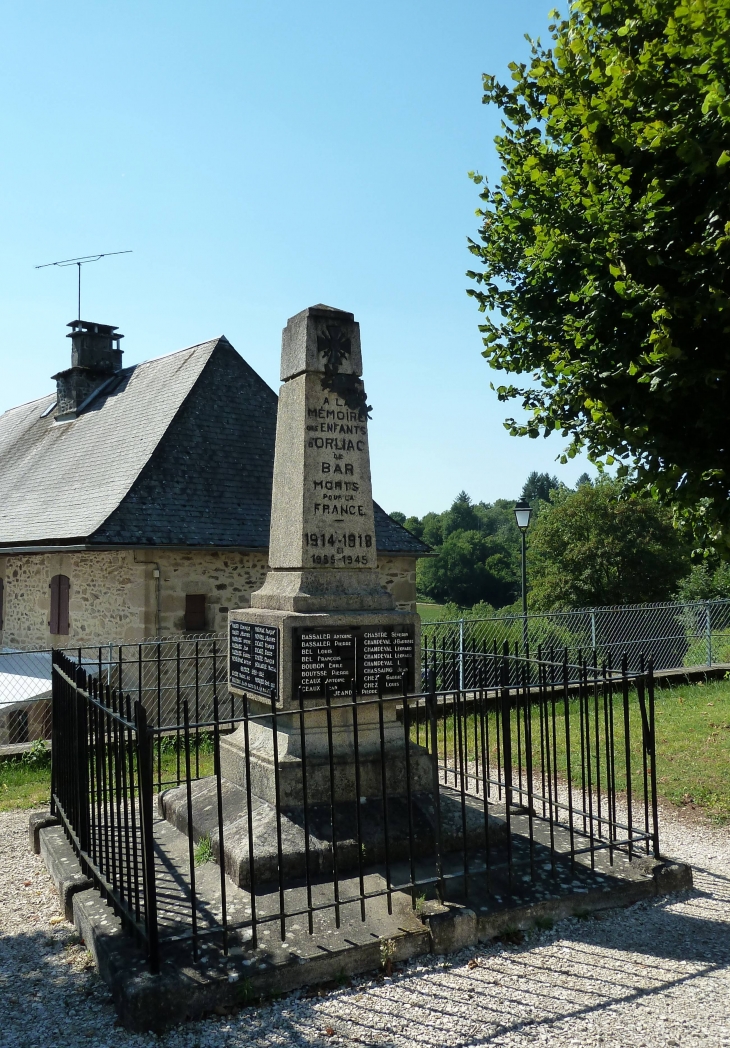 Le Monument aux Morts - Orliac-de-Bar