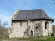 SAINT- PANTALEON- DE- LAPLEAU Prieuré  du 12ème siècle recouverte en bardeaux de chaîgnier 