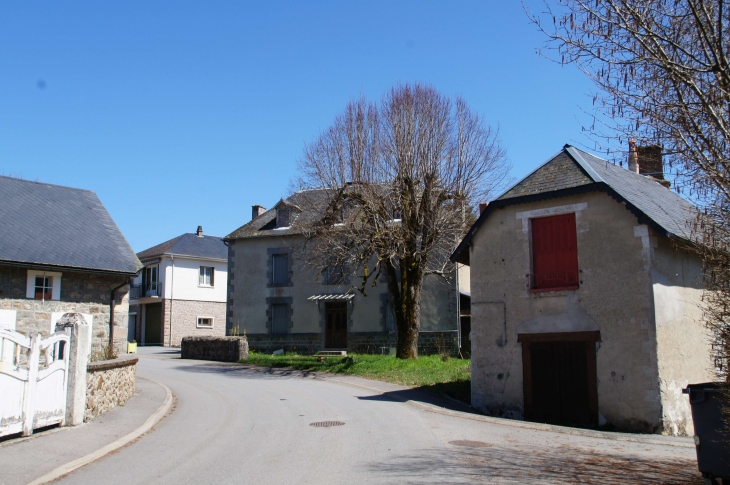 Route d'Eygurande, 2013. - Saint-Rémy