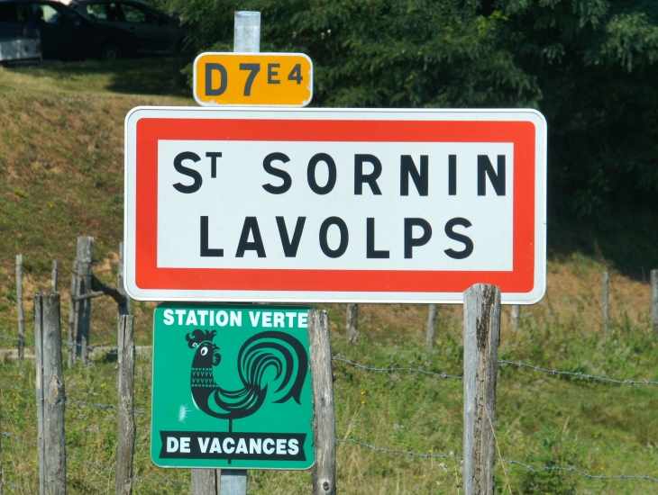 Autrefois : sous la Révolution, était connu sous le nom de Sornin-Lavaux. - Saint-Sornin-Lavolps