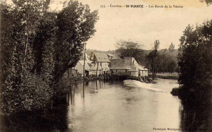 Les bords de la Vézère, vers 1910 (carte postale ancienne). - Saint-Viance
