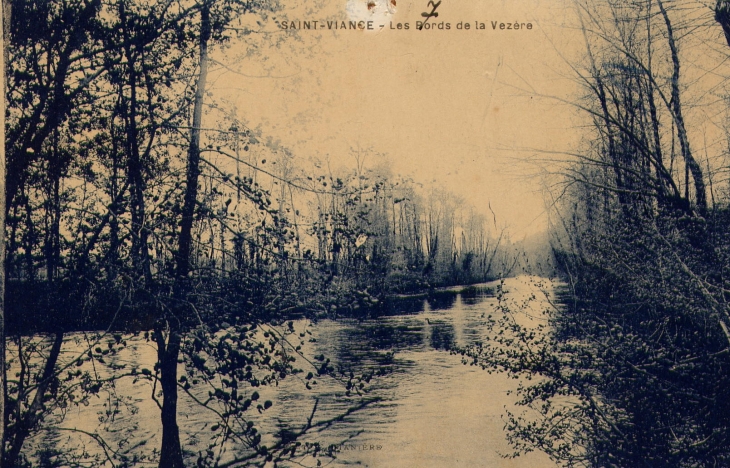 Les bords de la Vézère, vers 1910 (carte postale ancienne). - Saint-Viance