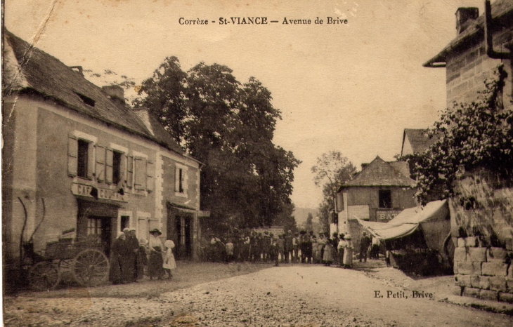 Avenue de Brive, vers 1910 (carte postale ancienne). - Saint-Viance