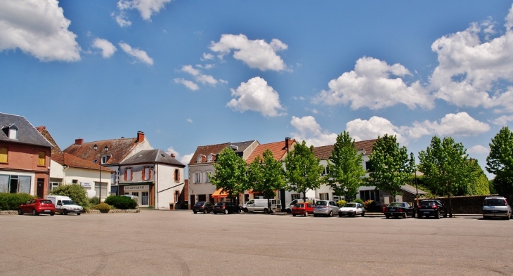 Le Village - Auzances