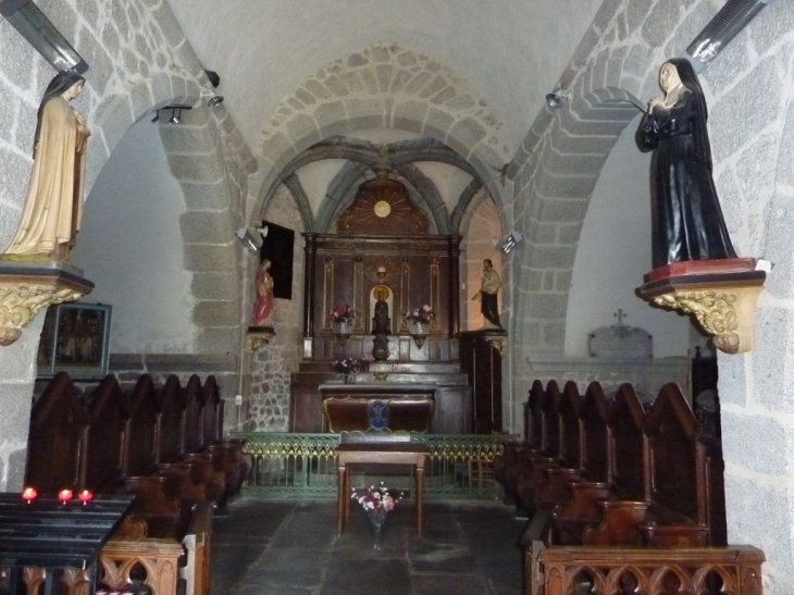 Intérieur de la chapelle de la Visitation - Crocq