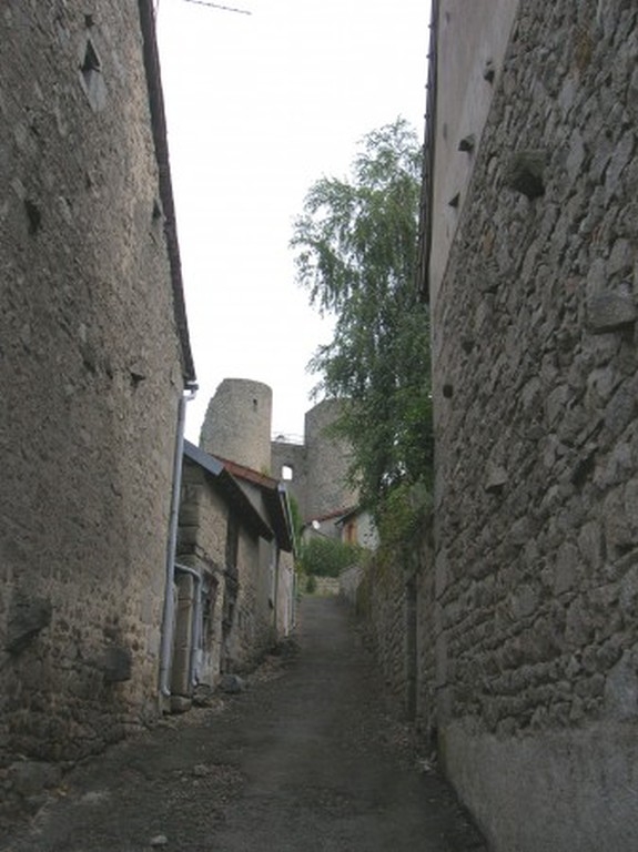 Ruelle menant au château - Crocq