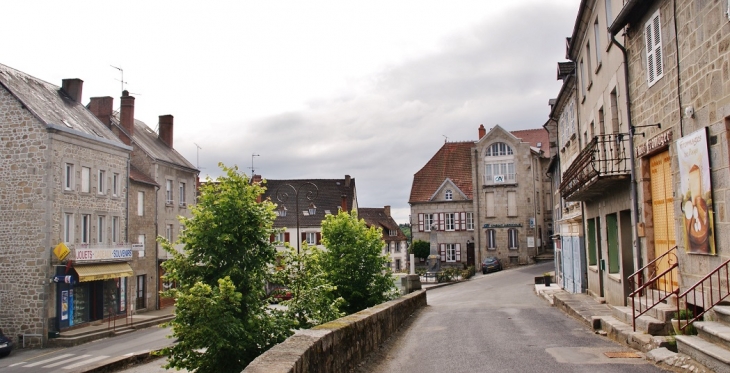 Le Village - Crocq