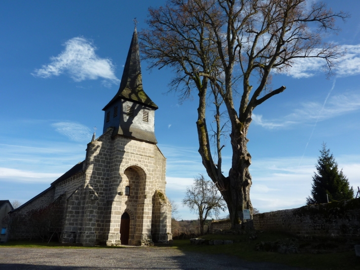 Flayat  : Eglise St Martin - XVIème