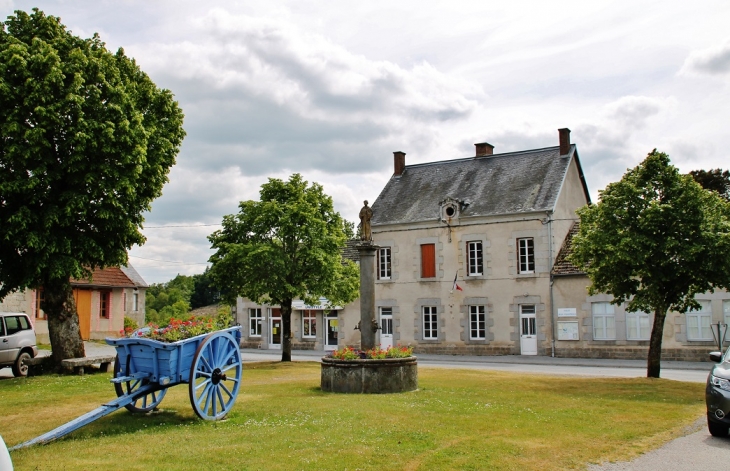 Le Village - La Villetelle