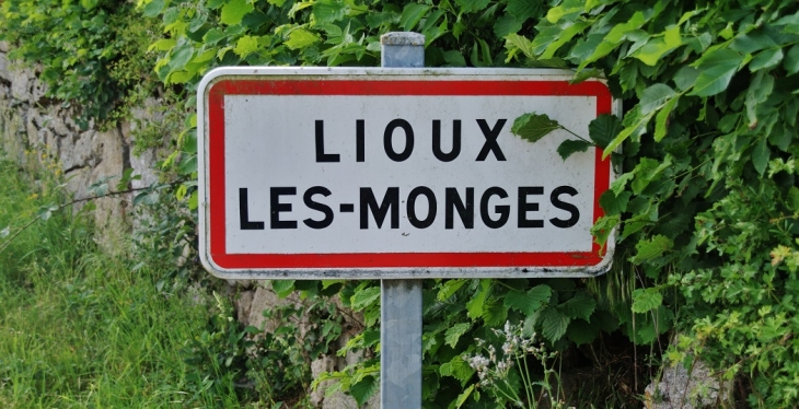 - Lioux-les-Monges