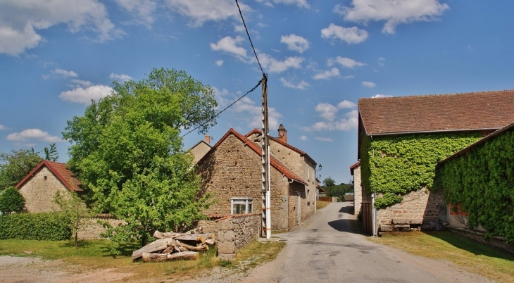 Le Village - Lioux-les-Monges