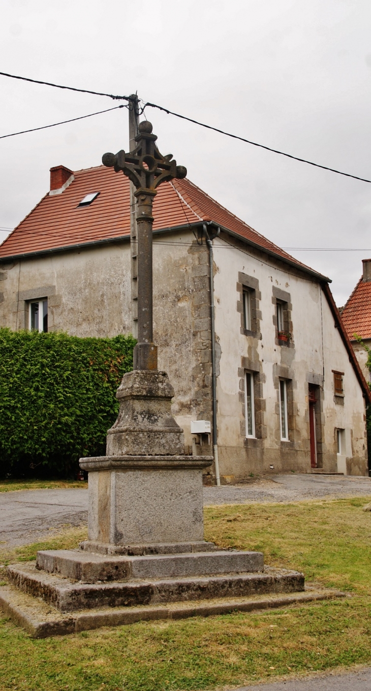 Croix - Saint-Maurice-près-Crocq