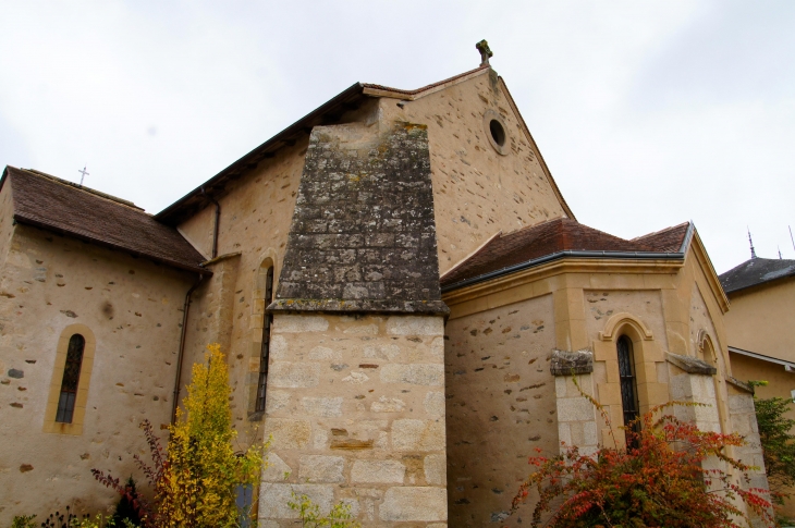 Le chevet de l'église Saint Sathurnin. - Le Vigen