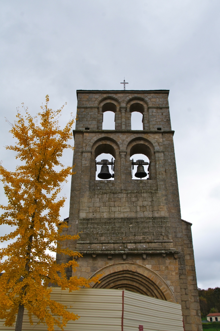 Eglise Saint Mathurin en 2013, en travaux qui peuvent durer un an. - Le Vigen