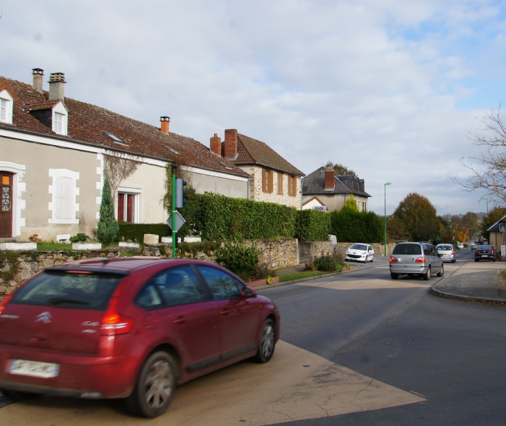 Route-de-limoges-en-2013 (devenue Avenue de Limoges). - Saint-Maurice-les-Brousses