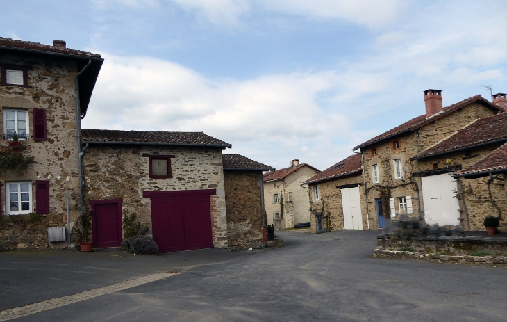 Dans le village - Saint-Yrieix-sous-Aixe