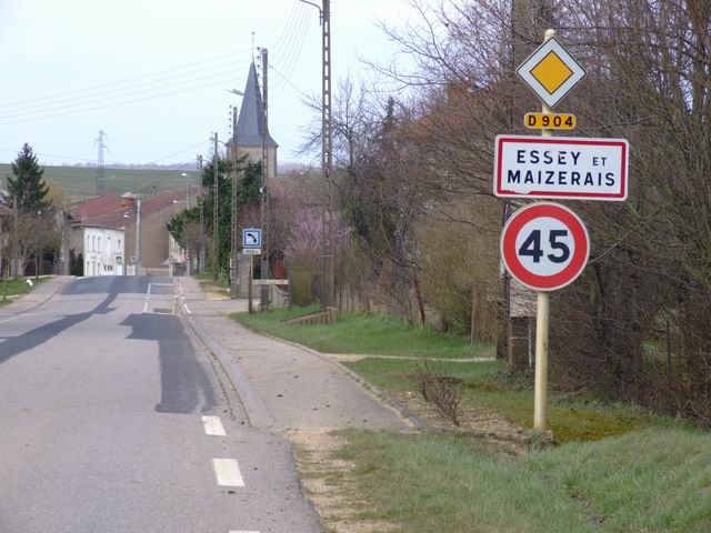 Une autre entrée du village - Essey-et-Maizerais