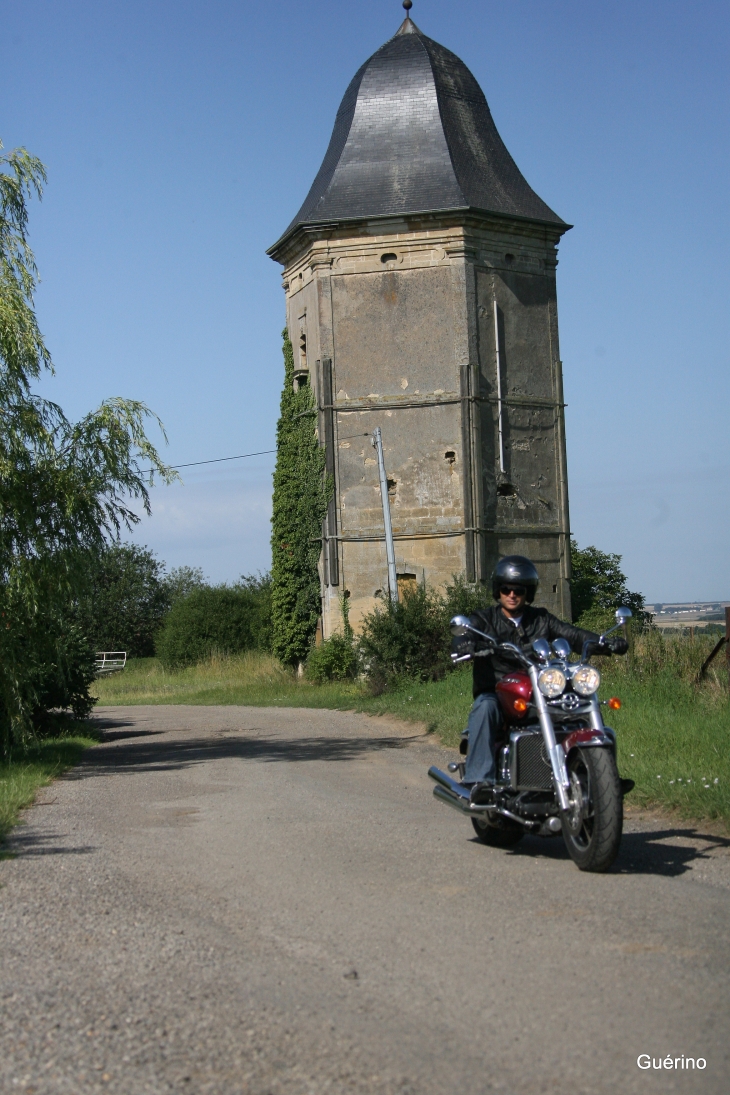 St Pierremont : Le Pigeonnier - Trieux