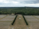 vue de la tour de l'ossuaire : la nécropole nationale, la forêt replantée sur les lieux de de la bataille de Verdun et le Mémorial