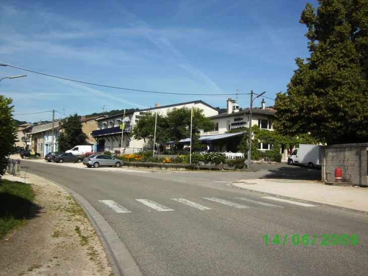 Rue principale - Heudicourt-sous-les-Côtes
