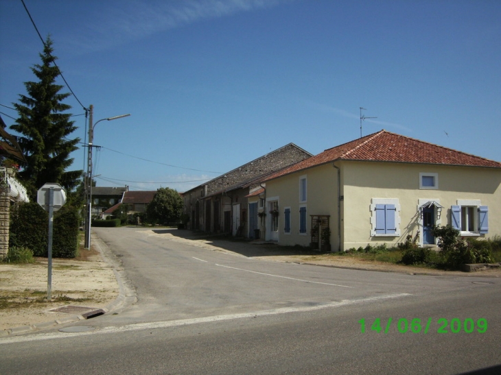 Une rue - Heudicourt-sous-les-Côtes