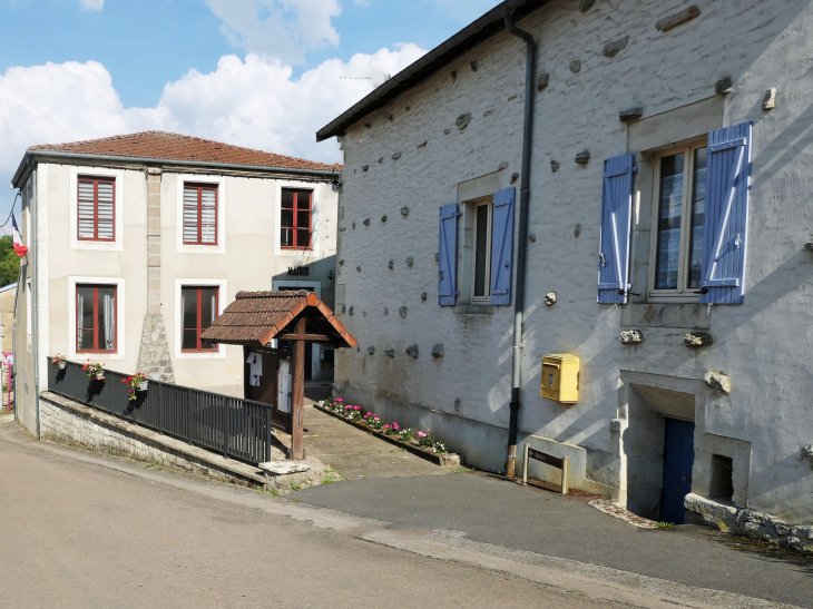 Mairie et maison meusienne - Nantois