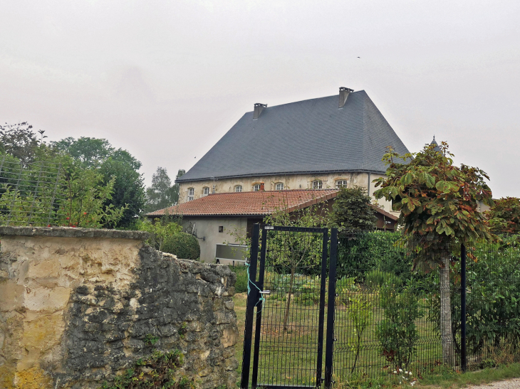 Un aperçu du château - Neuville-en-Verdunois
