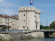 la Porte Chaussée vue de la rive droite de la Meuse