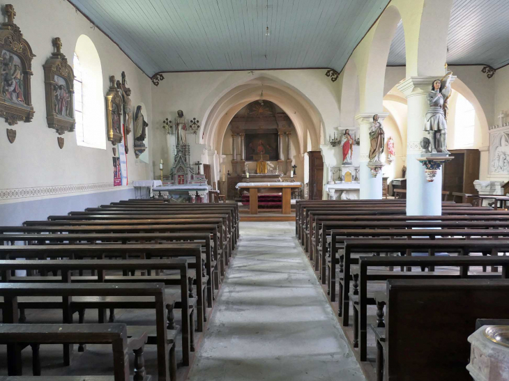 L'intérieur de l'église - Willeroncourt