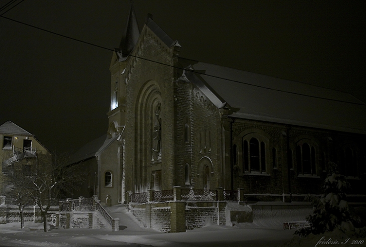 L'église un soir de février 2010 - Angevillers