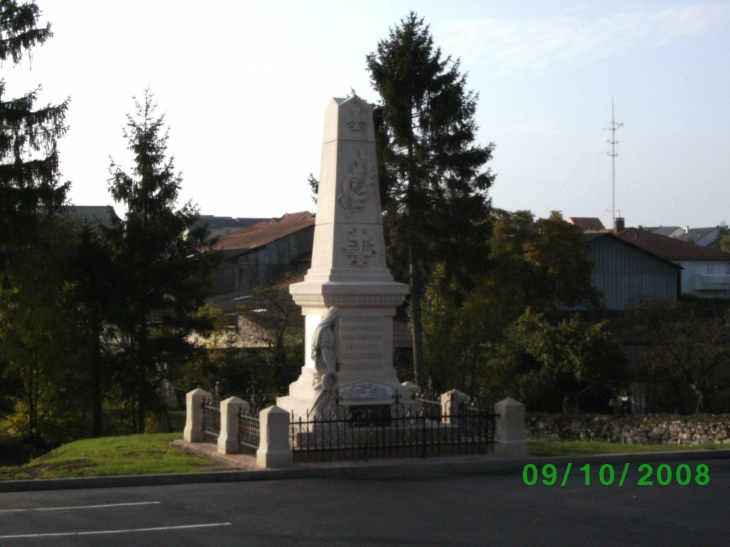Monument aux morts - Metzervisse
