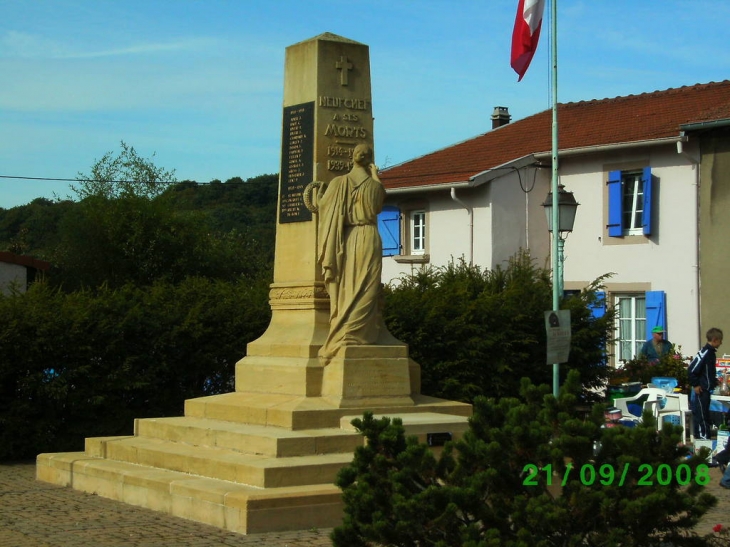 Monument aux morts - Neufchef