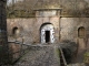Photo suivante de Arches l'entrée du fort d'Arches (le fort d'Arches qui est en fait sur la commune de Pouxeux)