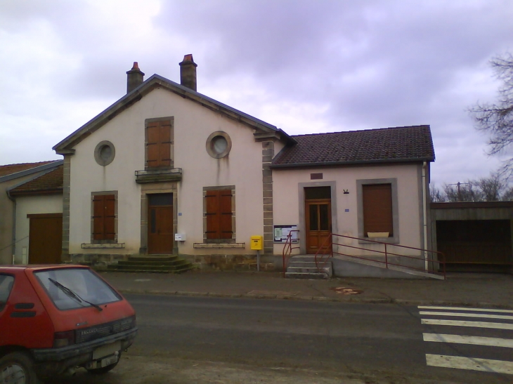 La mairie et le logement communal - Biécourt