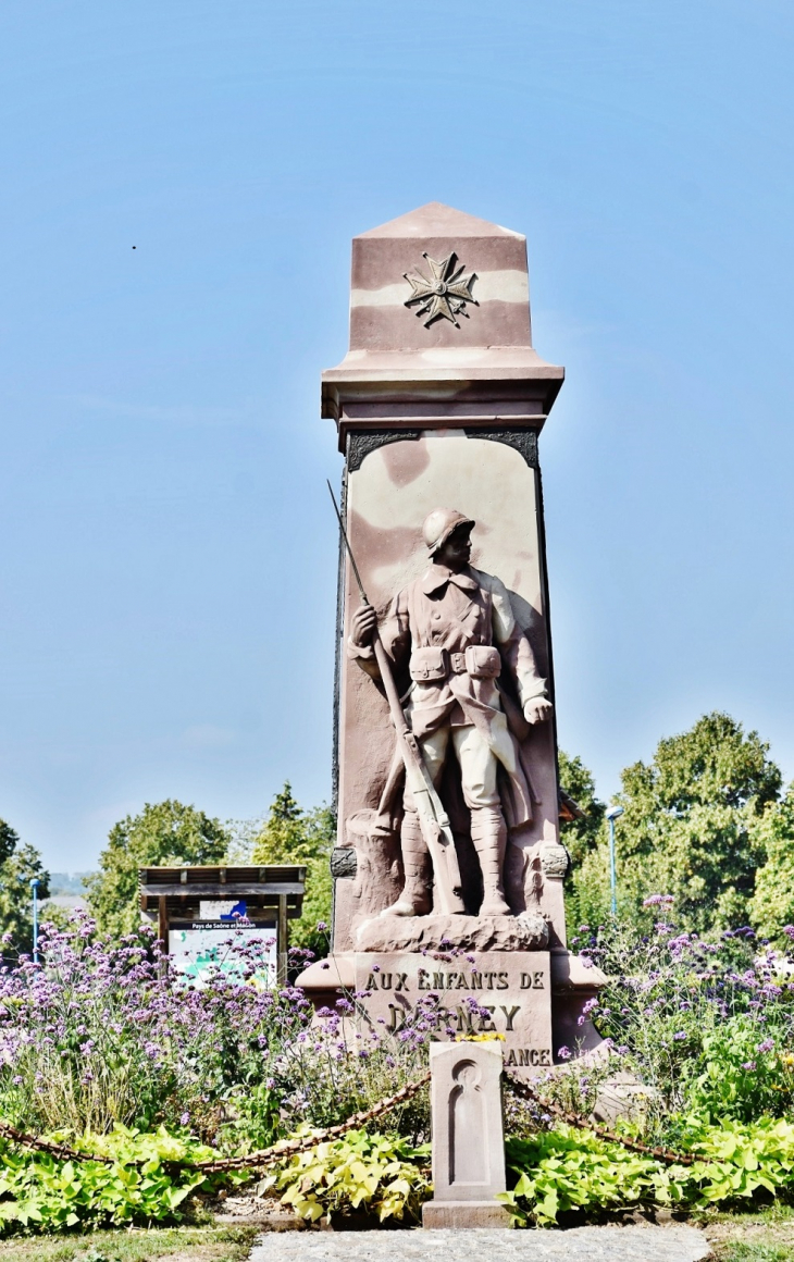 Monument-aux-Morts ( Détail ) - Darney
