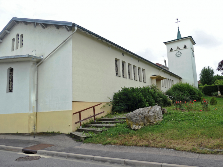 L'église de la Sainte Famille (quartier du Saut -le-Cerf) - Épinal