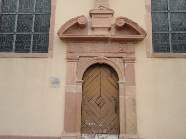 Porte laterale de l'Eglise Saint Blaise datant du 17 eme siècle (classée Monument Historique - Fraize
