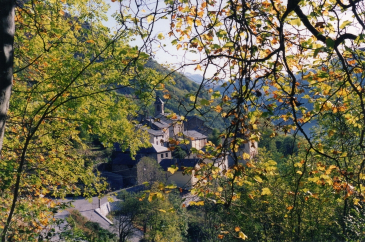 Vu de l'entree du village - Illier-et-Laramade
