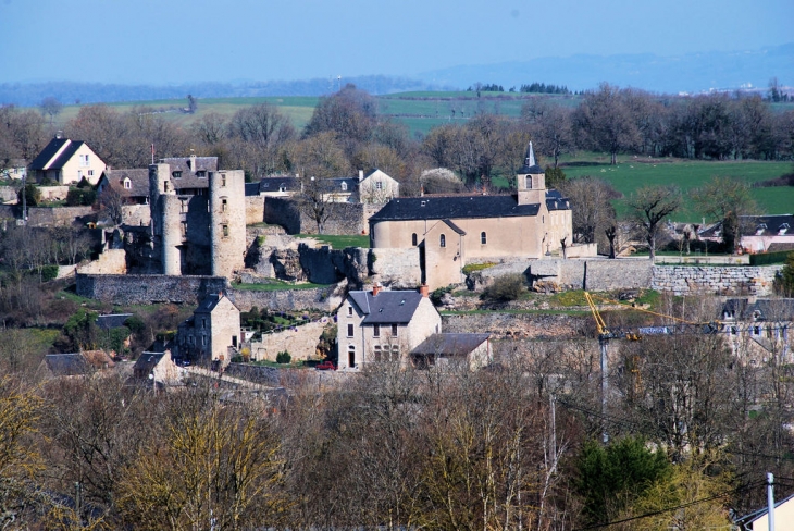 Eglise et château de Bertholene - Bertholène